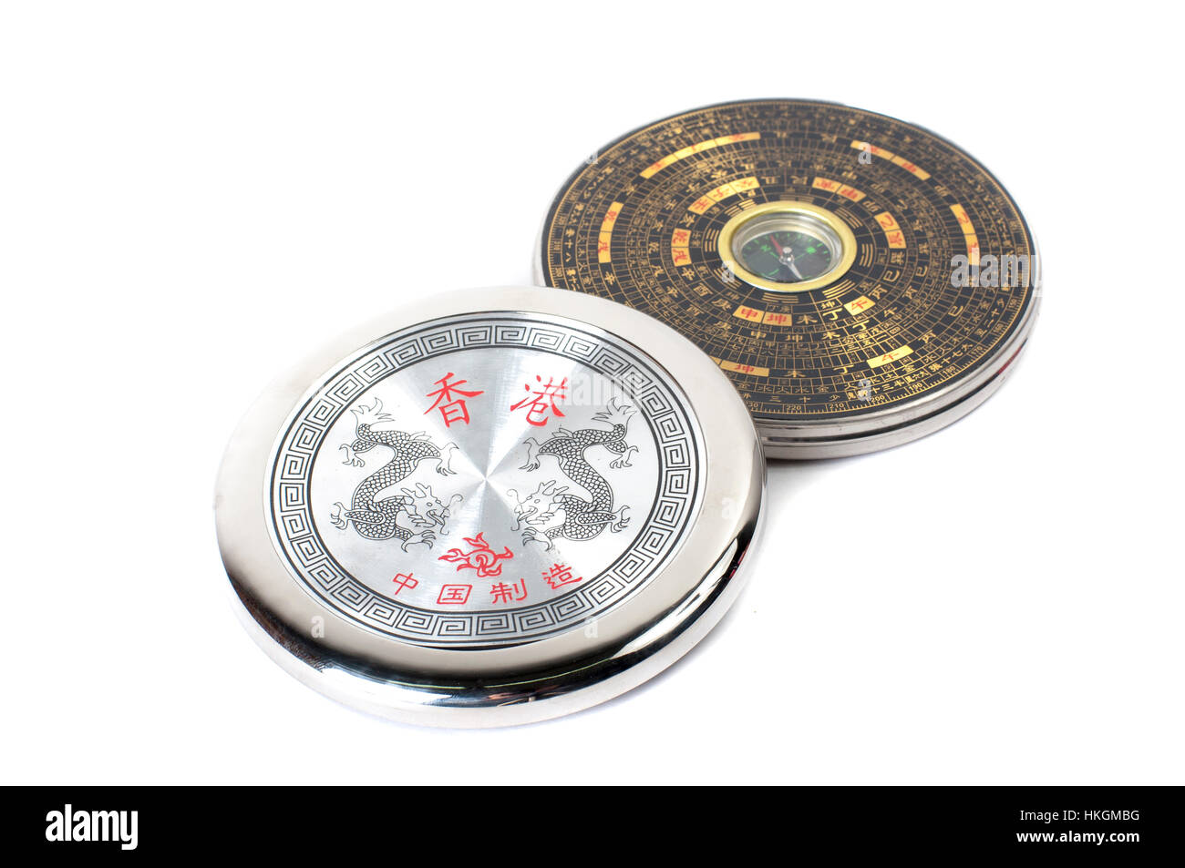 Compas magnétique - Luopan chinois. Isolé sur fond blanc. Banque D'Images