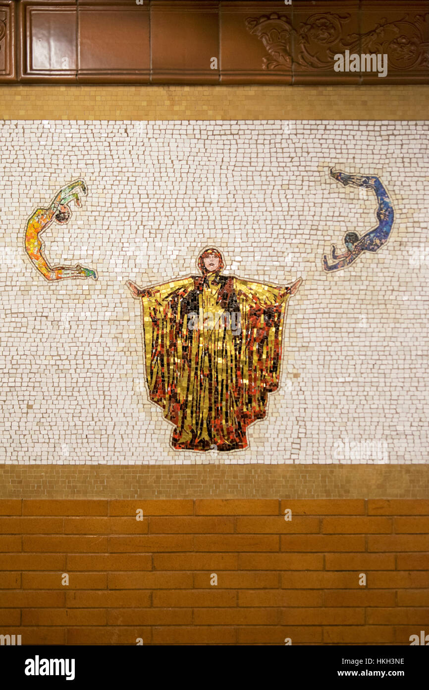 L'art de la mosaïque l'installation de West 66th Street station Lincoln Center sur la ligne 1 dans l'Upper West Side de Manhattan, New York. Banque D'Images