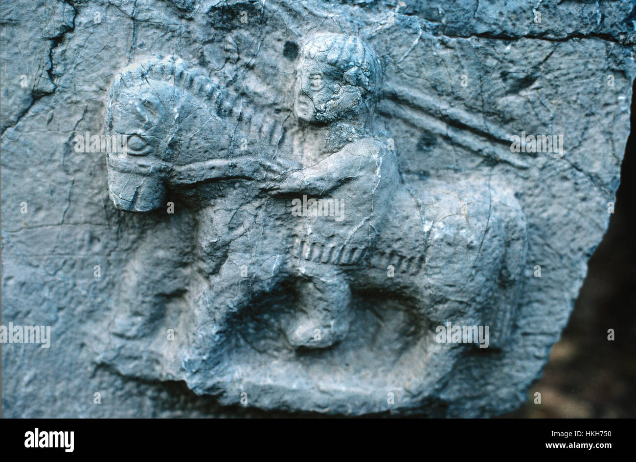 Sculpture hittite de soldat à cheval ou Cavalry avec bouclier et lances, à partir de la région d'Alanya, Turquie Banque D'Images