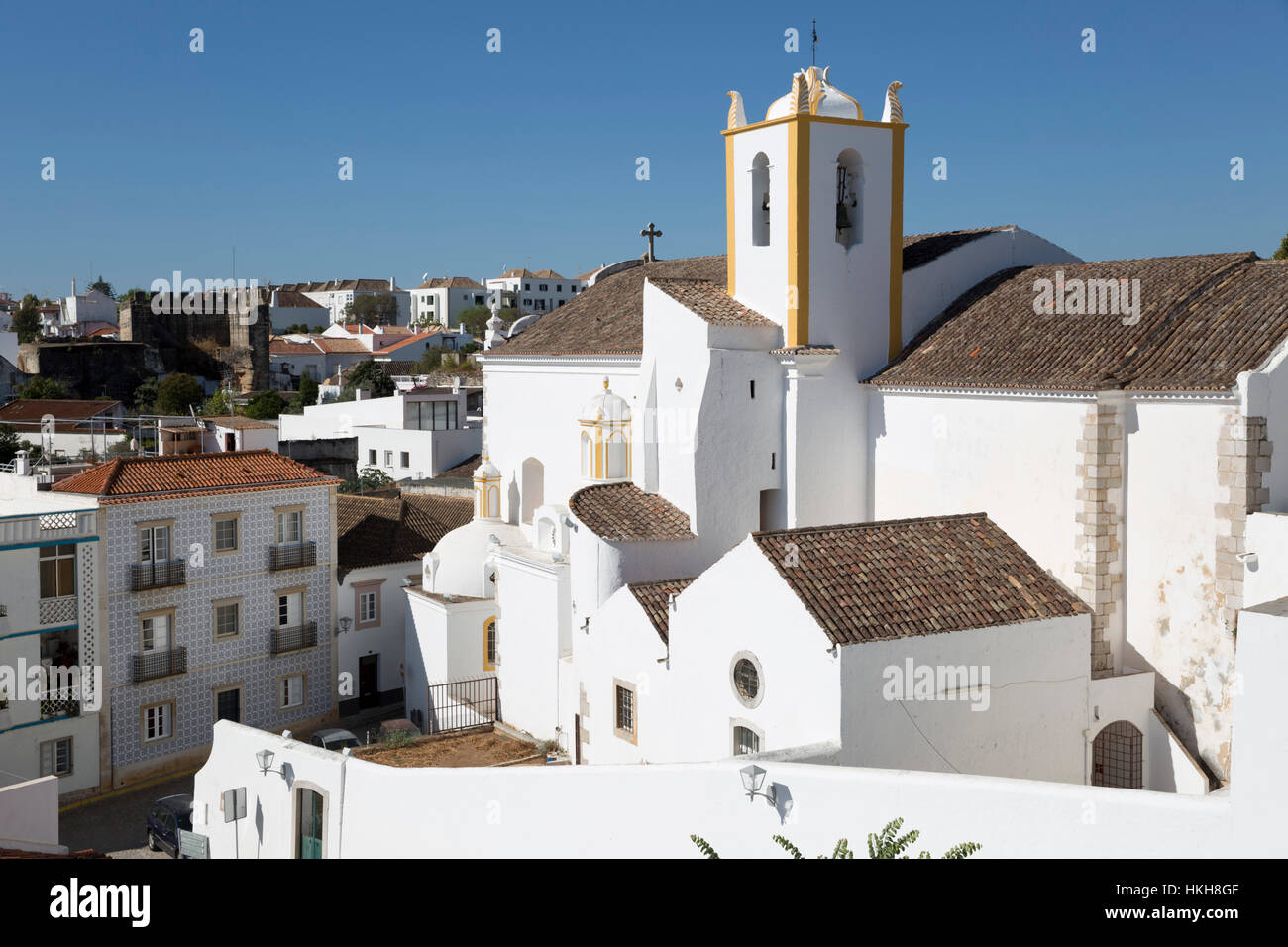L'église Igreja de Santiago, Tavira, Algarve, Portugal, Europe Banque D'Images