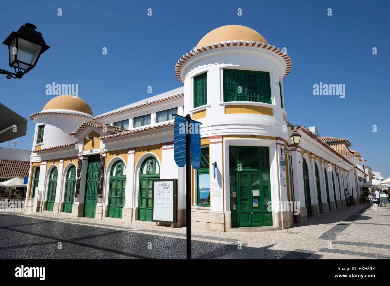 La Caserne (maintenant le logement Antonio Aleixo Centre culturel), Vila Real de Santo Antonio, Algarve, Portugal, Europe Banque D'Images
