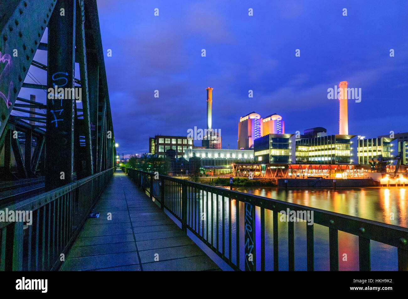 Frankfurt am Main : West combinée de chaleur et d'électricité de Mainova AG sur Main et Main-Neckar-Bridge, Westhafen, Hesse, Hesse, Allemagne Banque D'Images