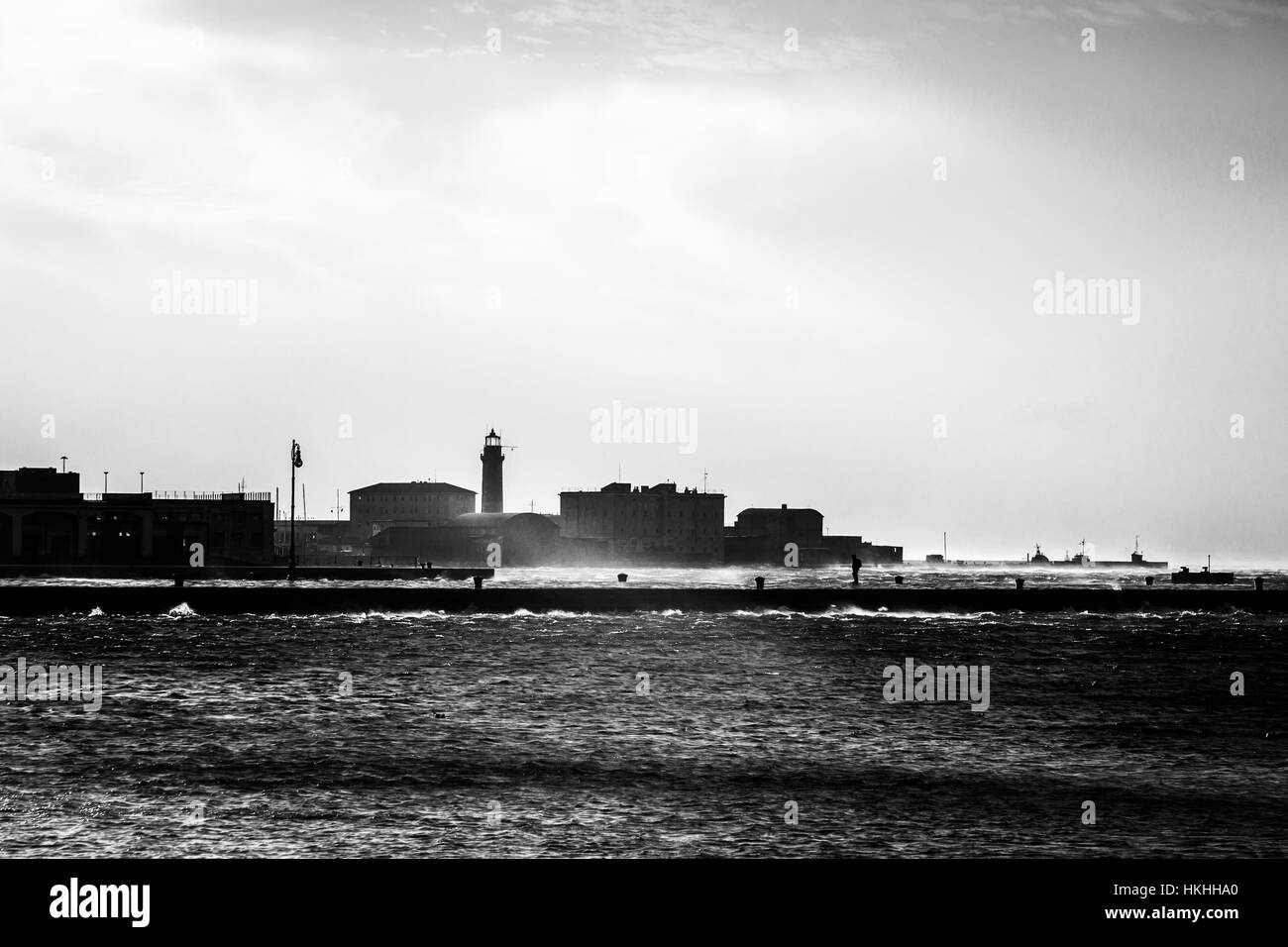 Un jour froid et venteux dans le port de Trieste, Italie Banque D'Images