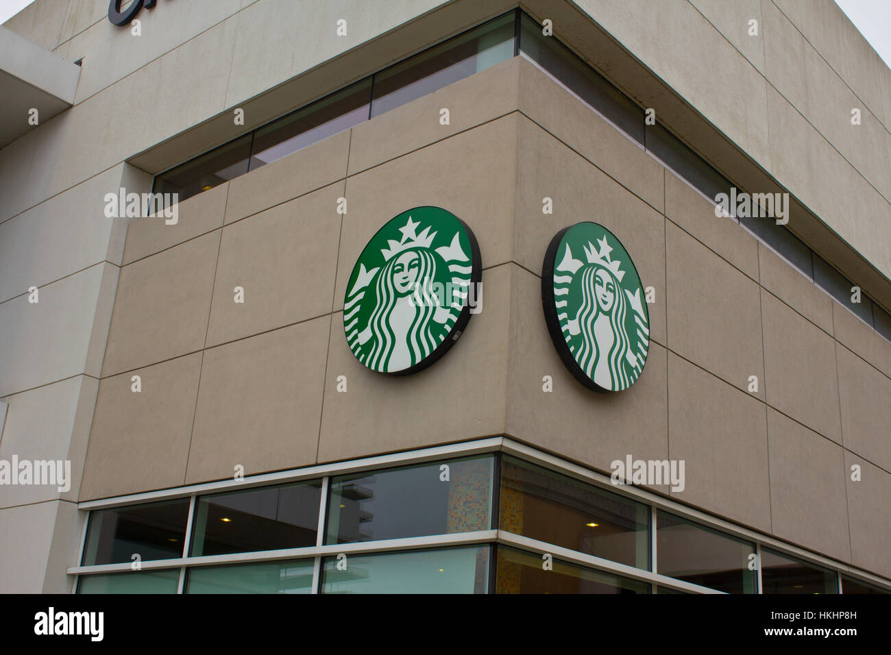 INDIANAPOLIS - CIRCA Octobre 2015 : détail Starbucks Coffee Store à Indianapolis JE Banque D'Images