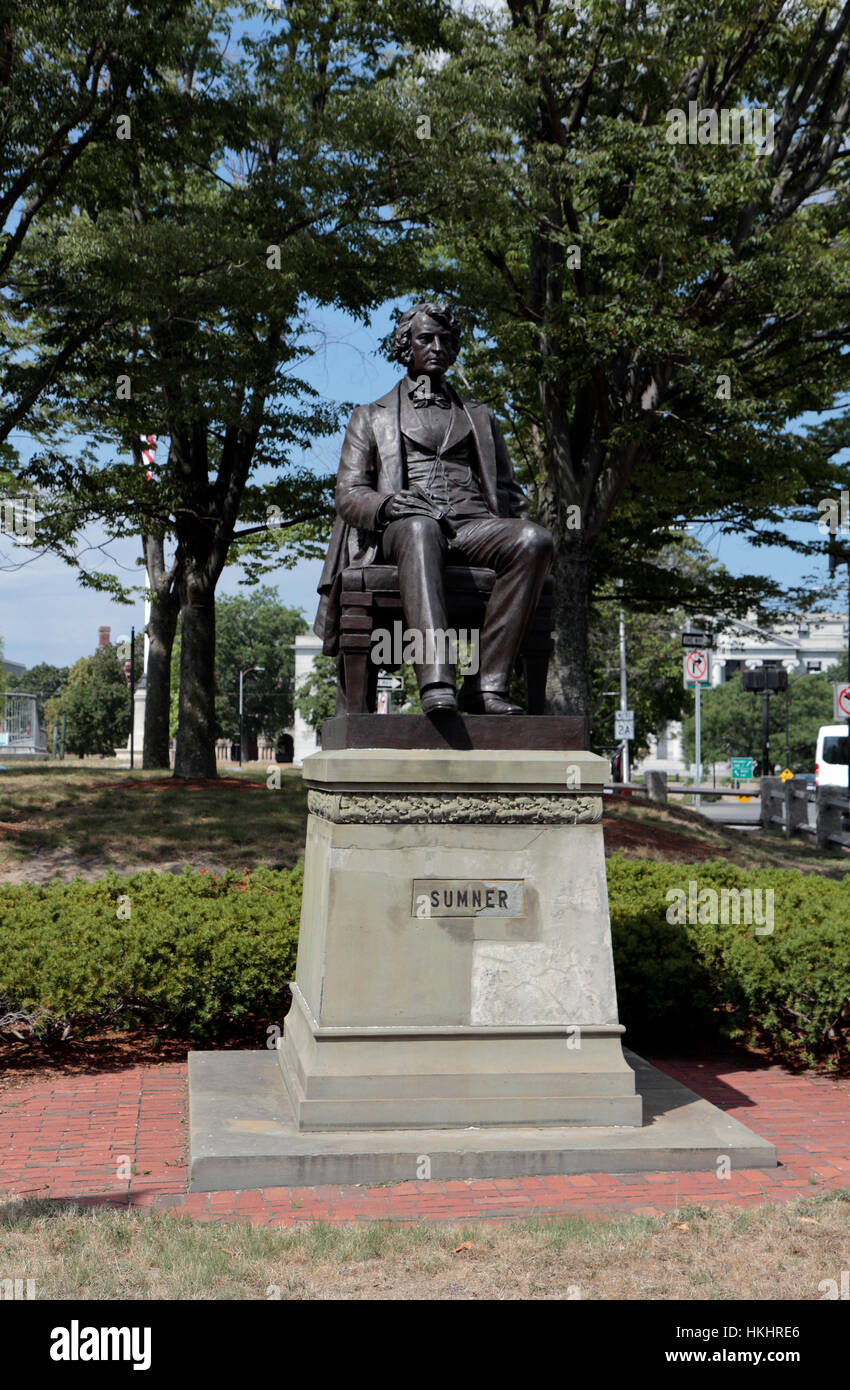 Statue de Charles Sumner, Harvard Yard, Cambridge, Massachusetts, United States. Banque D'Images Statue de Charles Sumner, Harvard Yard, Cambridge, Massachusetts, United States. Banque D'Images