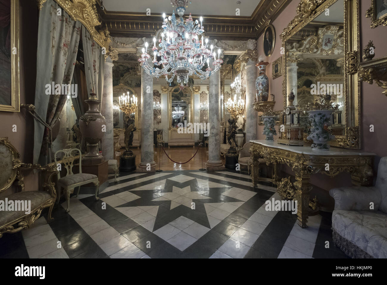 Le Musée Cerralbo à Madrid (Espagne), situé dans le palais de Cerralbo, abrite une ancienne collection privée d'œuvres d'art, objets archéologiques et d'autres antiquités recueillies par Enrique de Aguilera y Gamboa (1845-1922), XVII Marquis de Cerralbo. 28 décembre 2016 mettant en vedette : Atmosphère Où : MADRID, Espagne Quand : 28 Déc 2016 Crédit : Oscar Gonzalez/WENN.com Banque D'Images