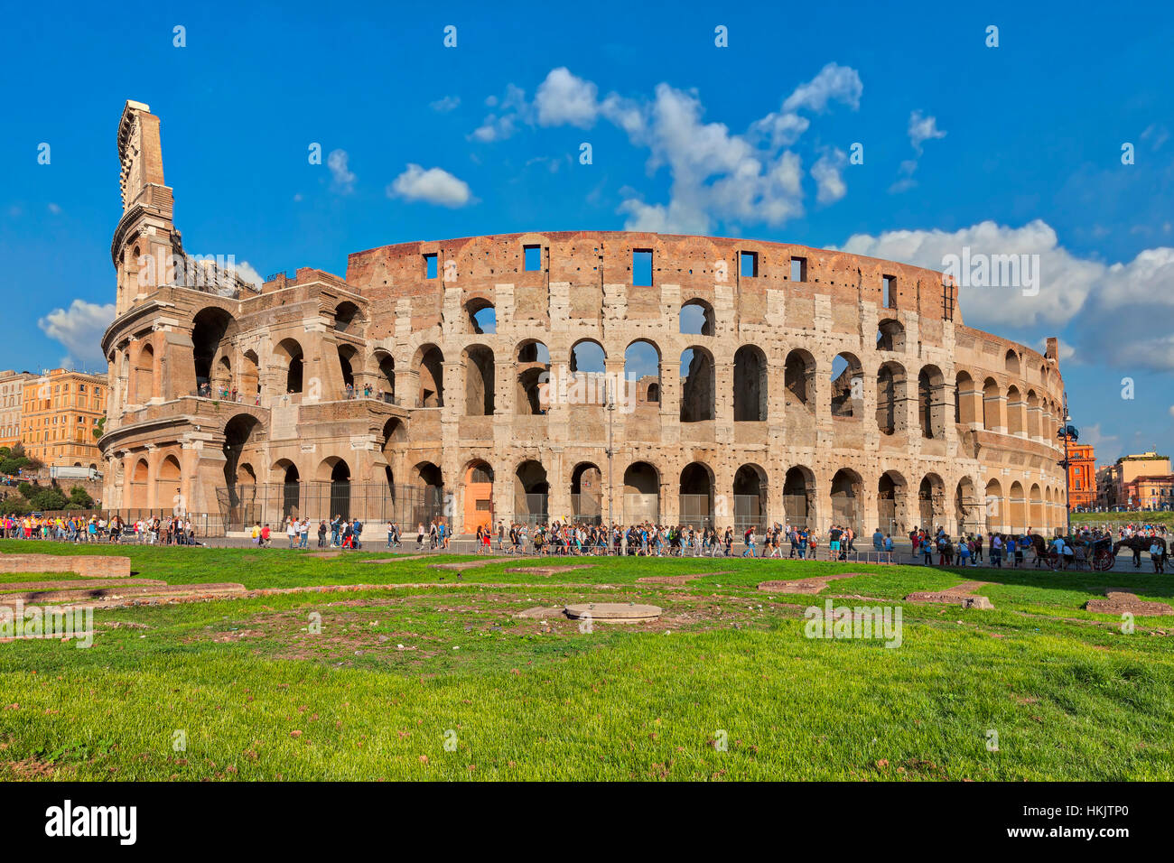 Les touristes au Colisée, Rome, Italie Banque D'Images