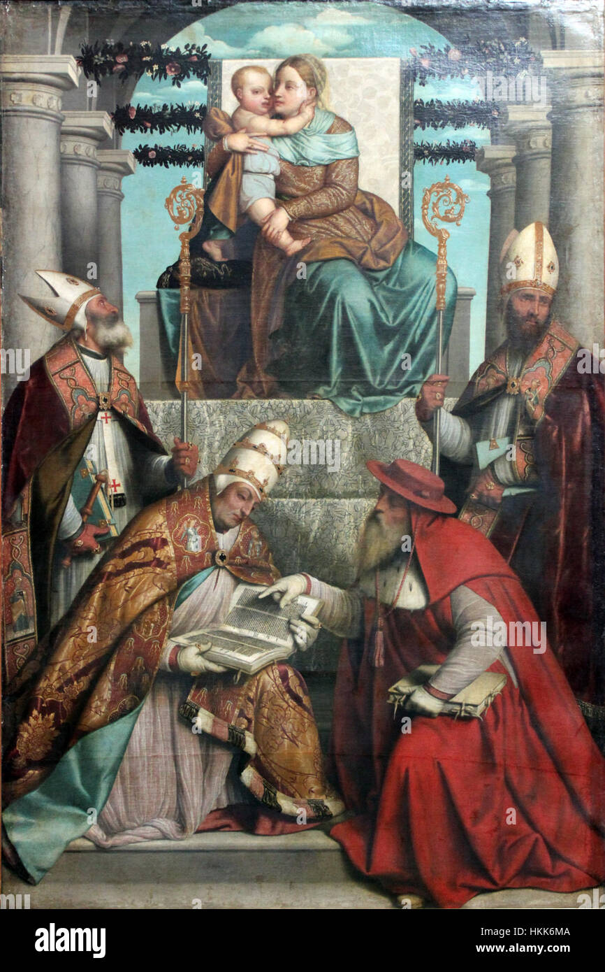 Thronende Madonna mit Kind (la Vierge au trône avec l'enfant) de Da Brescia, une peinture à l'huile de 1545 représentant la Vierge et l'enfant assis sur un trône, illustrant des thèmes religieux de la Renaissance. Banque D'Images