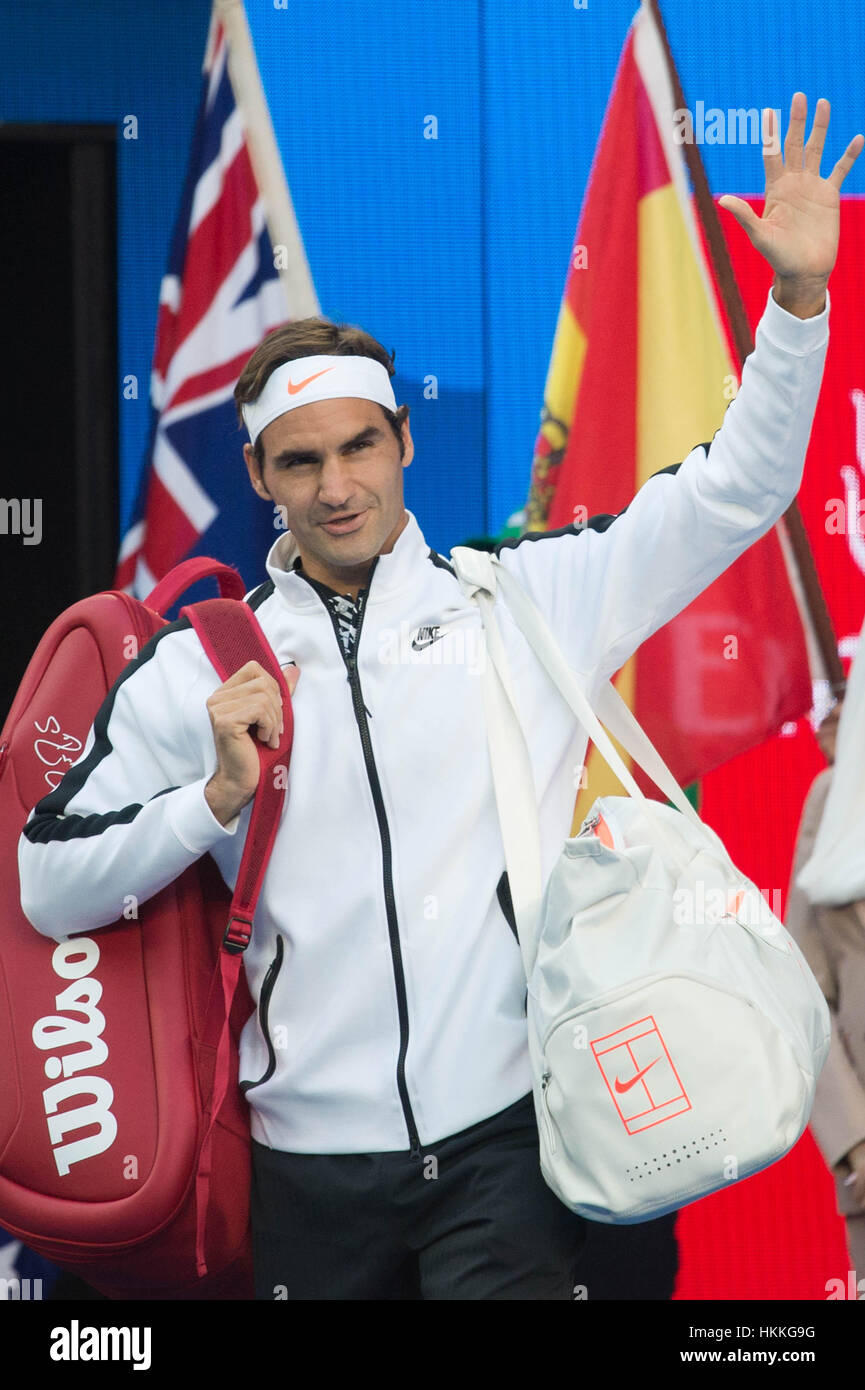 Melbourne, Australie. 29 janvier, 2017. La Suisse de Roger Federer arrive à la cour de l'avant du dernier match du tournoi contre l'Espagne de Rafael Nadal à l'Open d'Australie de tennis à Melbourne, Australie, le 29 janvier 2017. Credit : Bai Xue/Xinhua/Alamy Live News Banque D'Images