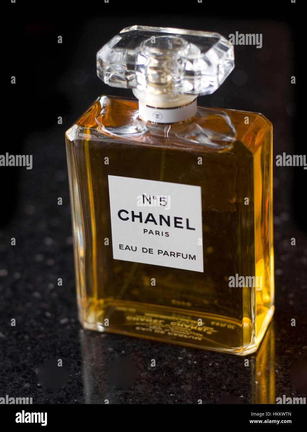 Flacon de parfum Chanel numéro 5 Banque D'Images