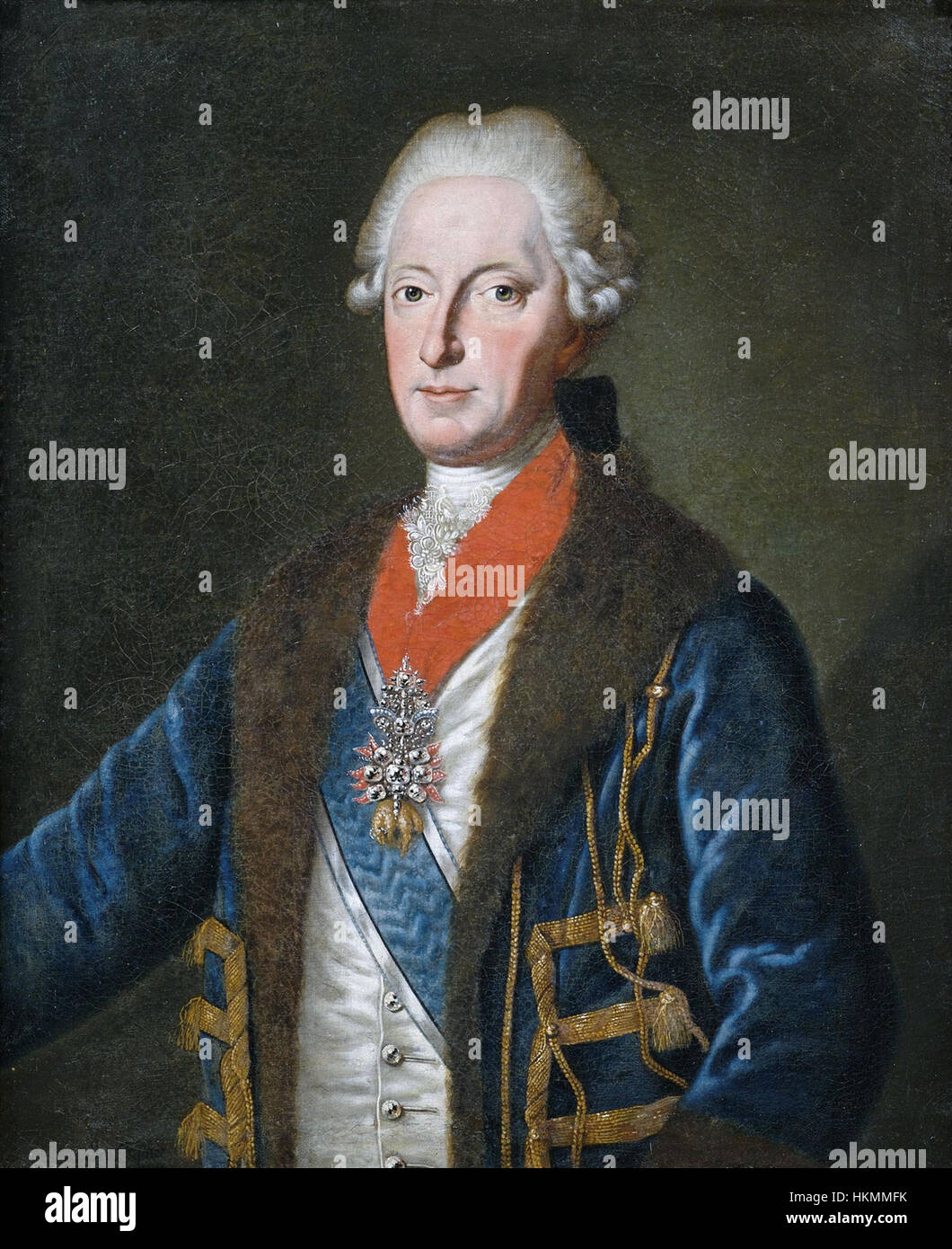 Cette peinture de 1788 de Josef Fischer, intitulée 'Bildnis eines adeligen Herrn mit Orden', représente un noble orné de médailles. L'œuvre est un bel exemple de portrait européen du XVIIIe siècle, mettant en valeur la mode et le statut aristocratiques. Banque D'Images