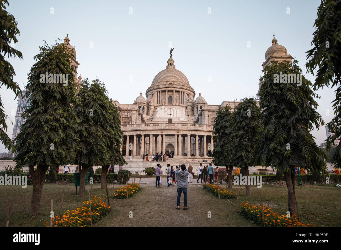 Les touristes visitant le Mémorial Victoria à Kolkata (Calcutta), West Bengal, India. Banque D'Images