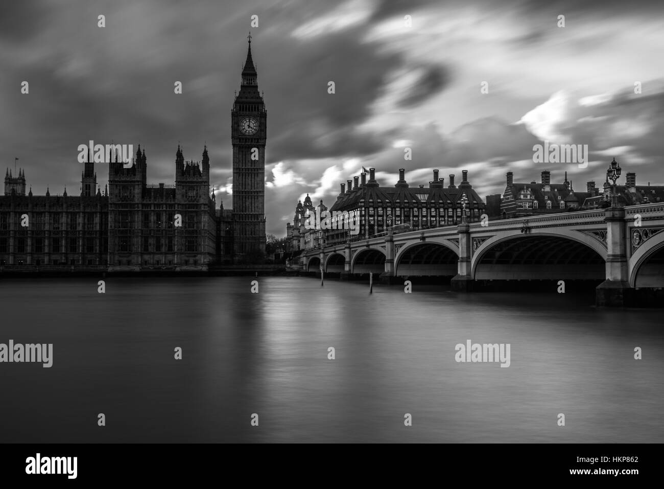 Big Ben et Westminster Bridge en noir et blanc Banque D'Images
