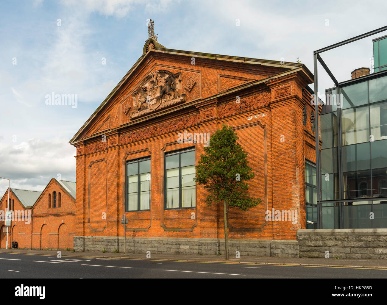 Les anciens travaux gaz en Ormeau Avenue, Belfast, est maintenant transformé en un parc d'affaires moderne. La construction a commencé en 1822. Banque D'Images