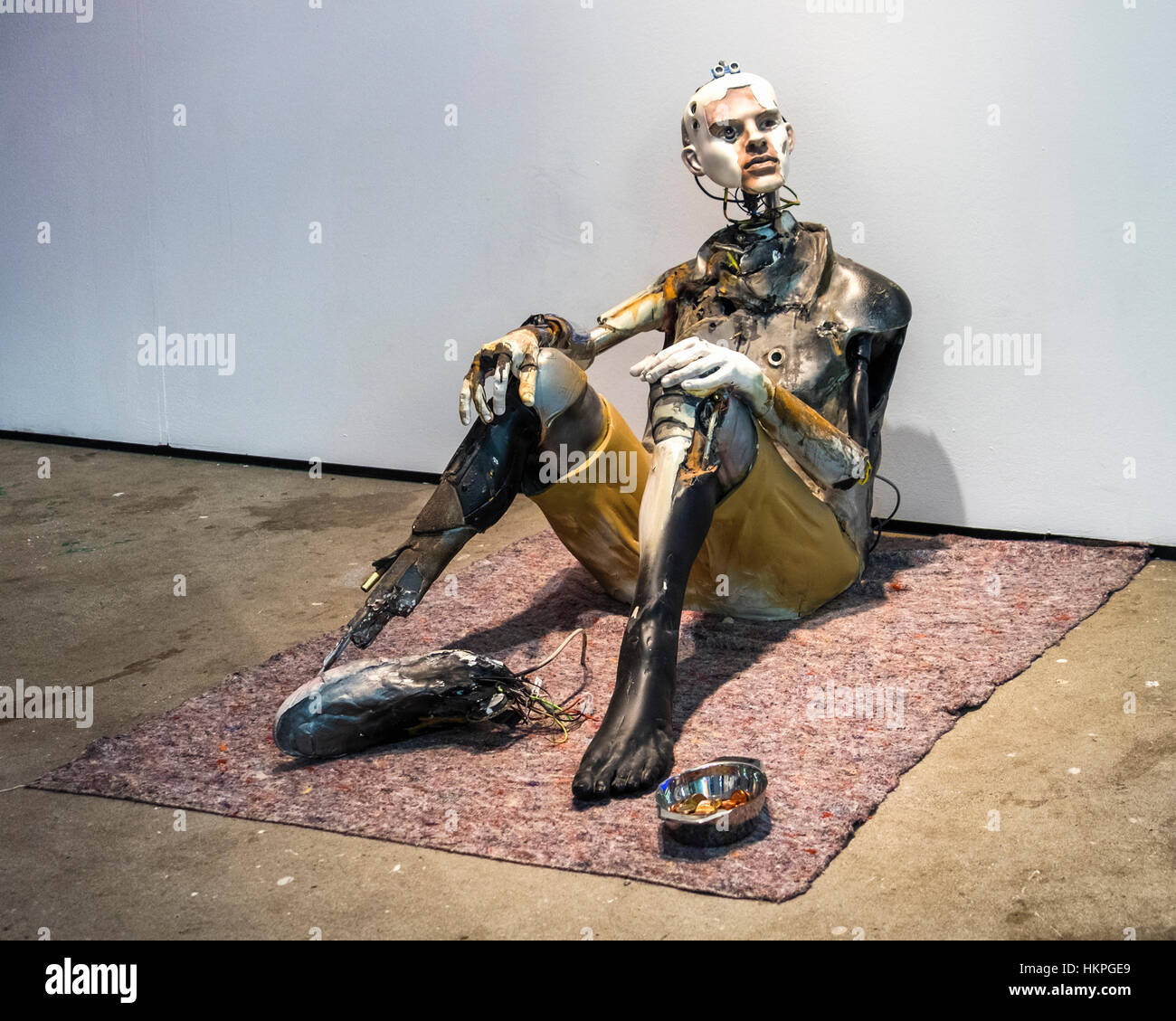 Berlin Mitte. Robot de désintégration à C-HR Innovation et créativité Festival en bâtiment historique Kaufhaus Jahndorf Banque D'Images