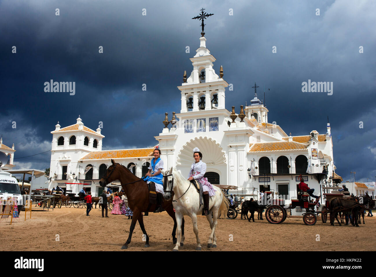 Dans processionin Romeria Rocio Huelva et Séville, Andalousie, espagne. L'église El Rocio, Ermitage de la Vierge d'El Rocio, Andalousie, Espagne, Europe Banque D'Images