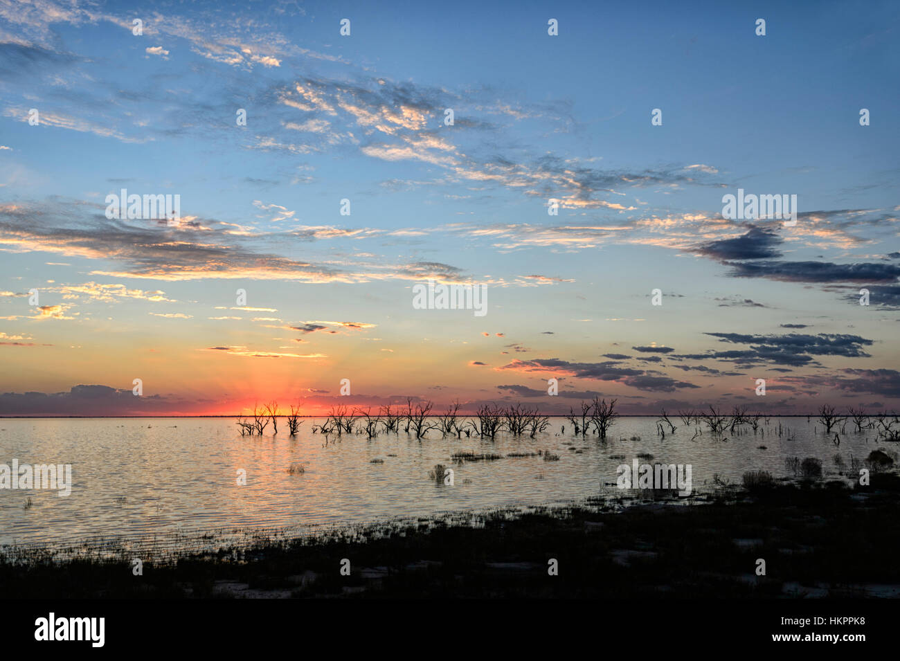 Coucher du soleil sur le lac Menindee, New South Wales, Australie Banque D'Images