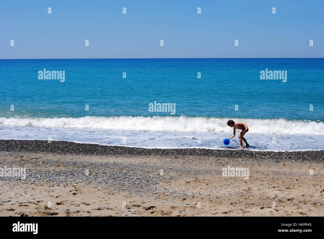 Enfant Au Bord De Mer Banque De Photographies Et D images Haute enfant-au-bord-de-mer-banque-de-photographies-et-d-images-haute