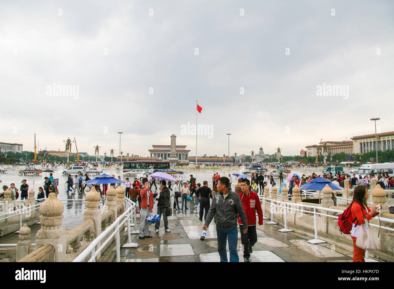 Des personnes non identifiées à la place Tienanmen à Pékin, Chine Banque D'Images