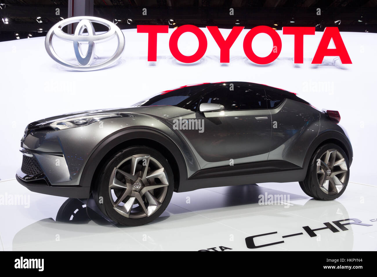 Francfort, Allemagne - Sep 16, 2015 : Toyota C-HR concept-car à l'IAA 2015. Banque D'Images