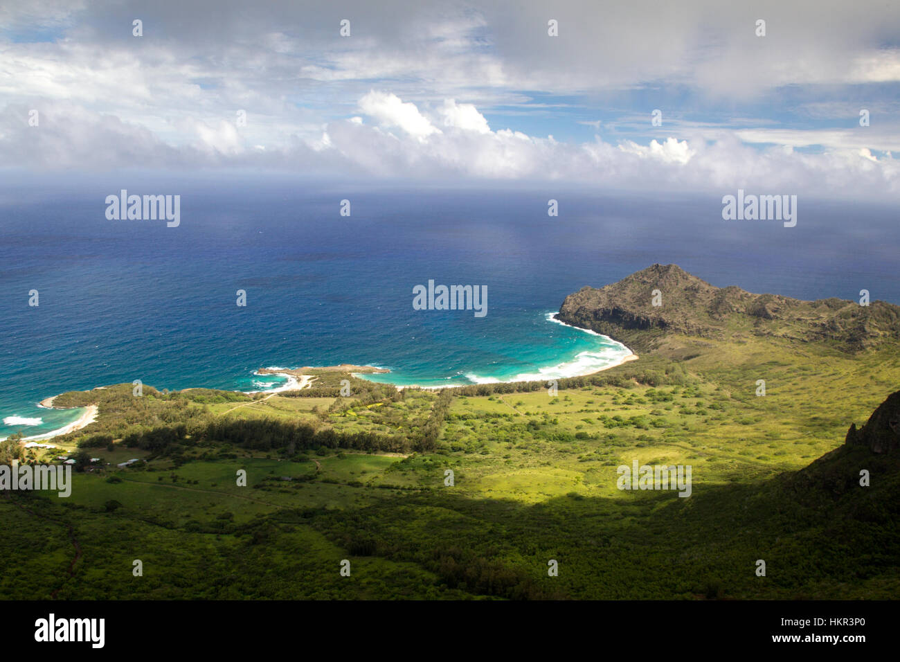 Vue aérienne de la côte Est de Kauai, Hawaii, USA près de Lihue. Banque D'Images