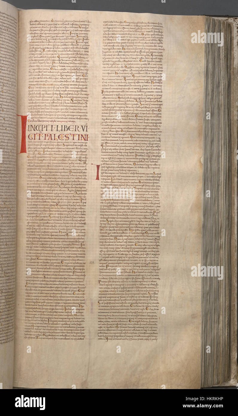 Le Codex Gigas, également connu sous le nom de « Bible du diable », est un manuscrit médiéval qui contient le texte complet de la Bible, ainsi que divers textes historiques et médicaux. Il s'agit de l'un des plus grands manuscrits médiévaux subsistants, avec des illustrations détaillées et du texte, et est conservé à la Bibliothèque nationale de Suède. Banque D'Images