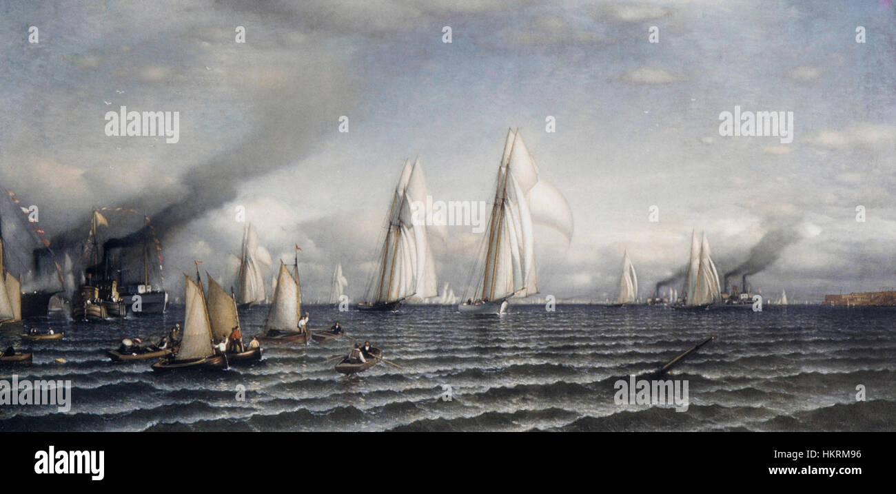Ce tableau commémore la première America’s Cup, la prestigieuse course internationale de yachts qui a débuté en 1851. L'événement, organisé au large des côtes de l'Angleterre, a vu le yacht America vaincre ses concurrents britanniques, commençant une longue histoire de rivalité maritime et de voile compétitive. Banque D'Images