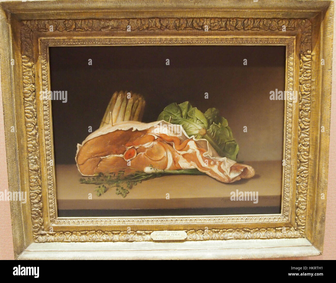 Cette peinture de nature morte présente une représentation détaillée d'une côtelette et de légumes. L'œuvre capture les textures et les couleurs de la nourriture, reflétant à la fois la technique artistique et la tradition de représentation alimentaire dans compris Banque D'Images