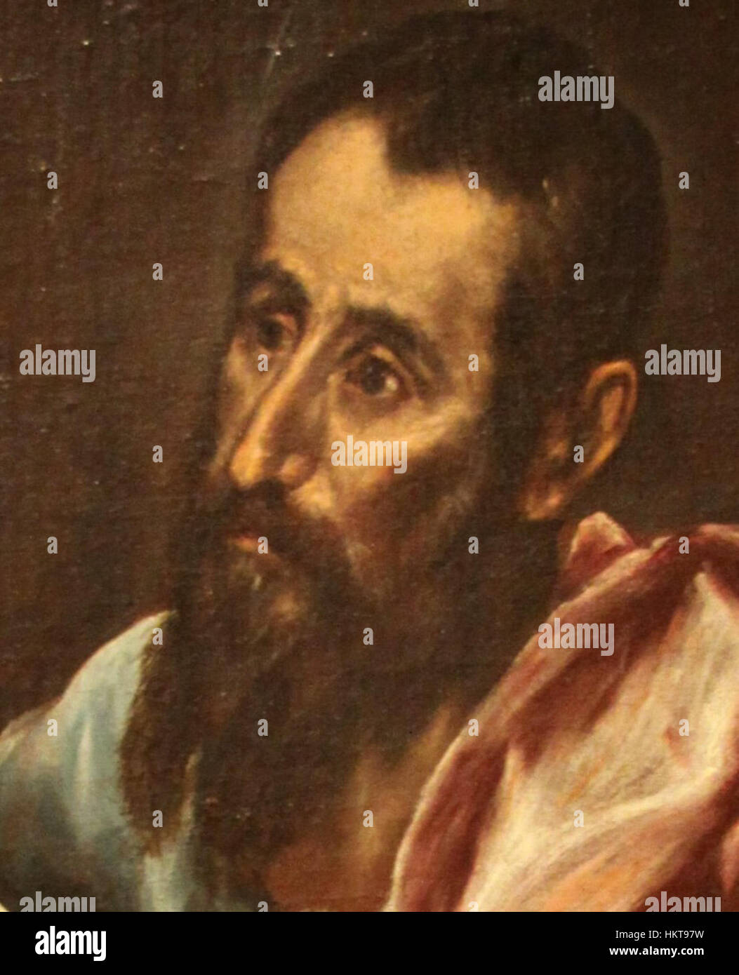 Cette peinture à l'huile d'El Greco présente une représentation dramatique de Saint Paul, mettant en valeur le style allongé distinctif de l'artiste et l'utilisation de couleurs vives. La peinture est une œuvre exemplaire de l'art religieux baroque du XVIe siècle. Banque D'Images