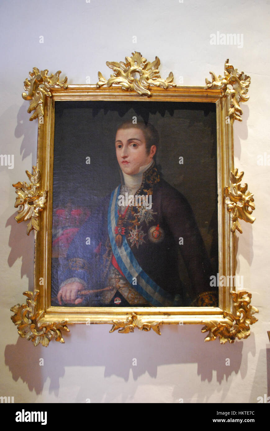 Le tableau 'Ferdinand VII Allende' capture une figure historique de l'histoire espagnole, représentant probablement le roi Ferdinand VII ou une personne étroitement associée à son règne. L'œuvre offre un aperçu de l'art et de la culture de l'Espagne du XVIIIe siècle. Banque D'Images Le tableau 'Ferdinand VII Allende' capture une figure historique de l'histoire espagnole, représentant probablement le roi Ferdinand VII ou une personne étroitement associée à son règne. L'œuvre offre un aperçu de l'art et de la culture de l'Espagne du XVIIIe siècle. Banque D'Images