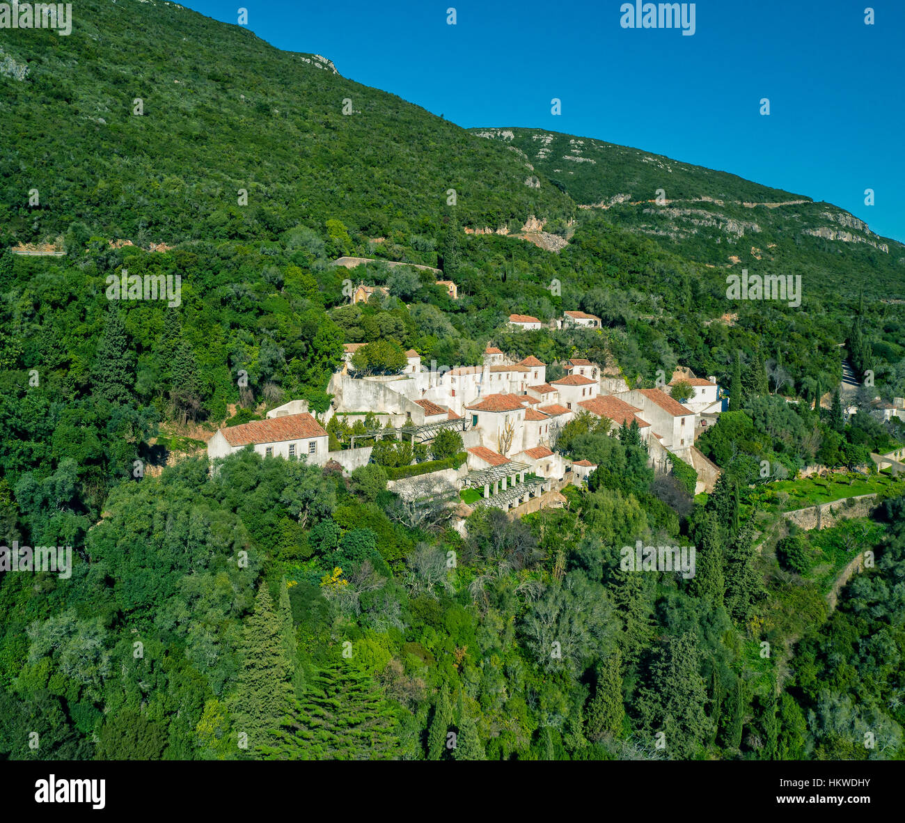 Couvent de Nossa Senhora da Arrabida dans le parc national du Portugal, vue aérienne Banque D'Images