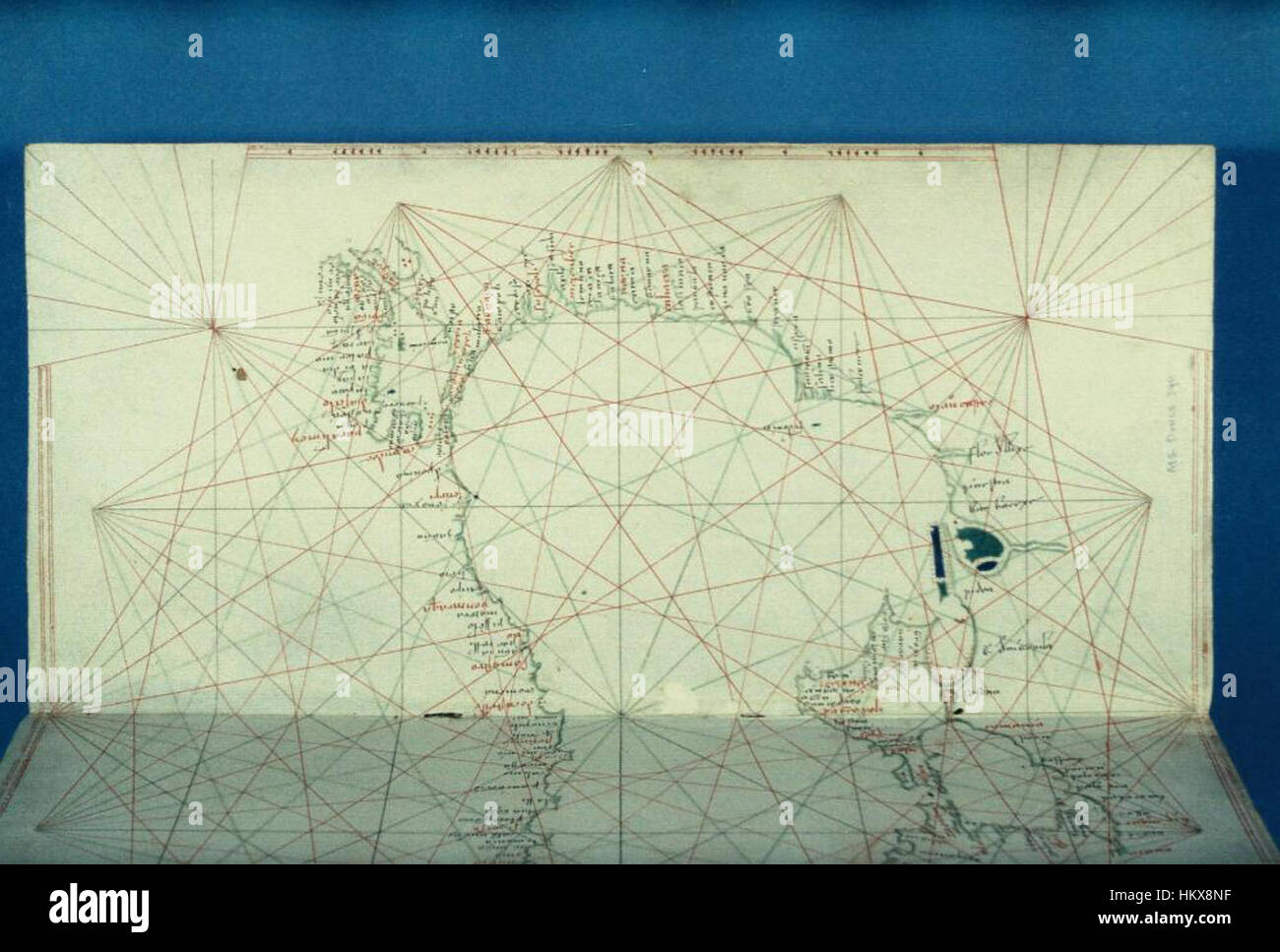 Le Codex de Portolan hébergé dans les bibliothèques Bodleian contient une carte historique détaillée montrant la région occidentale de la mer Noire, y compris la mer d'Azov, au nord-est de la Crimée, et la mer de Marmara, mettant en évidence les anciennes routes maritimes. Banque D'Images