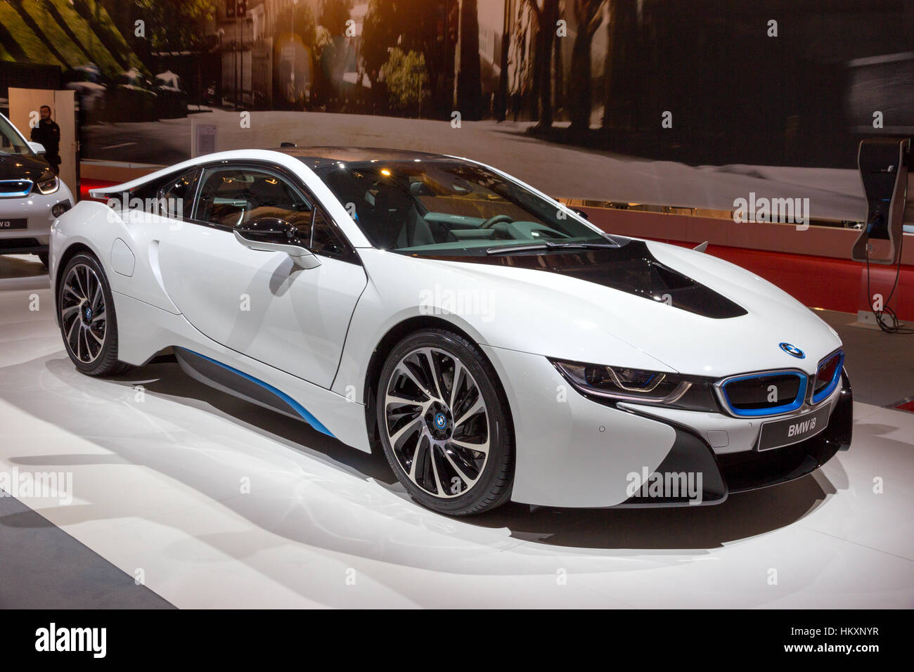 AMSTERDAM - 16 avril 2015 : BMW i8 plug-in hybride de voiture de sport à l'AutoRAI 2015. Banque D'Images