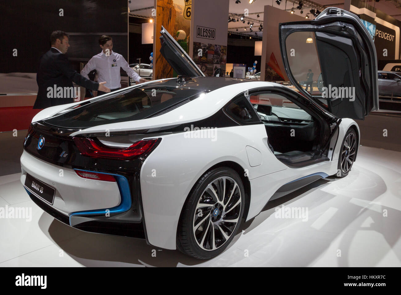 AMSTERDAM - 16 avril 2015 : BMW i8 plug-in hybride de voiture de sport à l'AutoRAI 2015. Banque D'Images