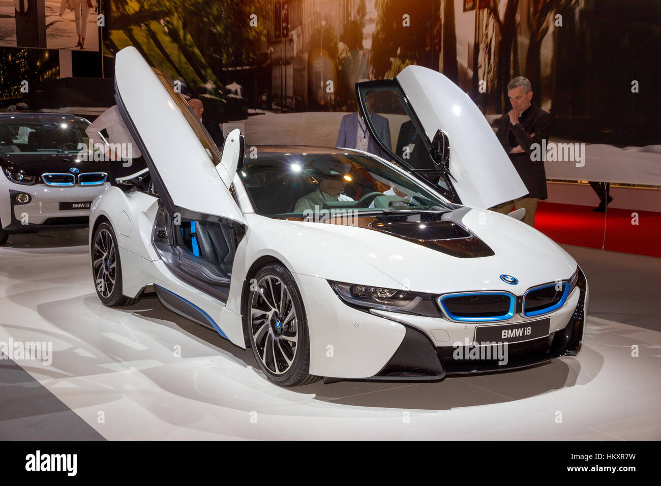 AMSTERDAM - 16 avril 2015 : BMW i8 plug-in hybride de voiture de sport à l'AutoRAI 2015. Banque D'Images