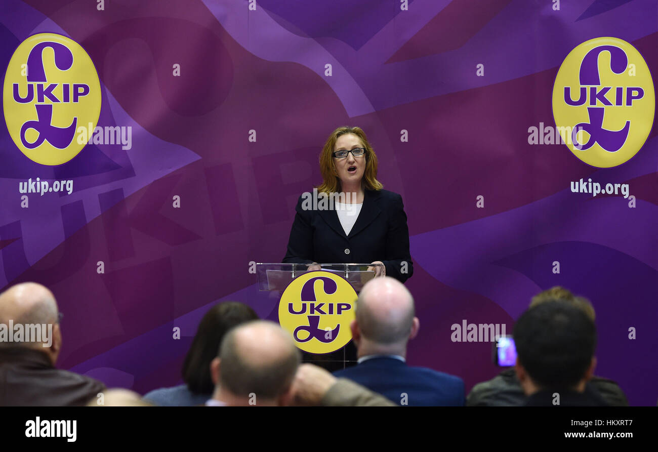 Vice-présidente de l'UKIP et porte-parole de la santé Suzanne Evans la prestation d'un grand discours de politique de santé à la North Stafford Hotel à Stoke-on-Trent. Banque D'Images