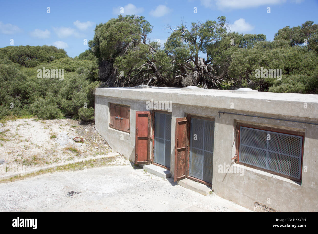 Bâtiment de l'époque WW2 de Oliver Hill de Rottnest Island en Australie occidentale. Banque D'Images