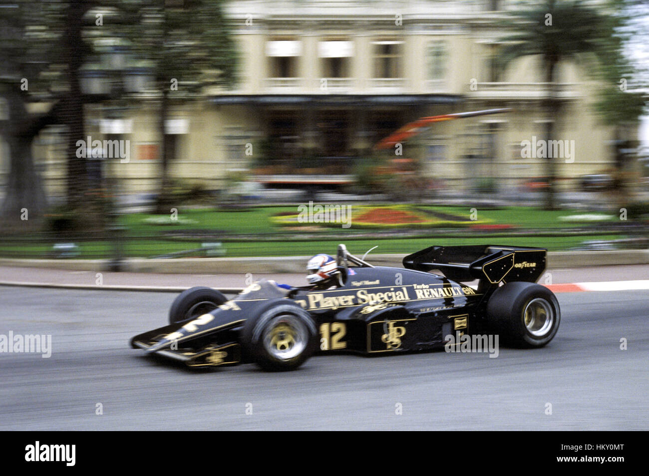 1984 L'Italien Elio De Angelis Lotus 95T Monaco GP 5ème FL Banque D'Images