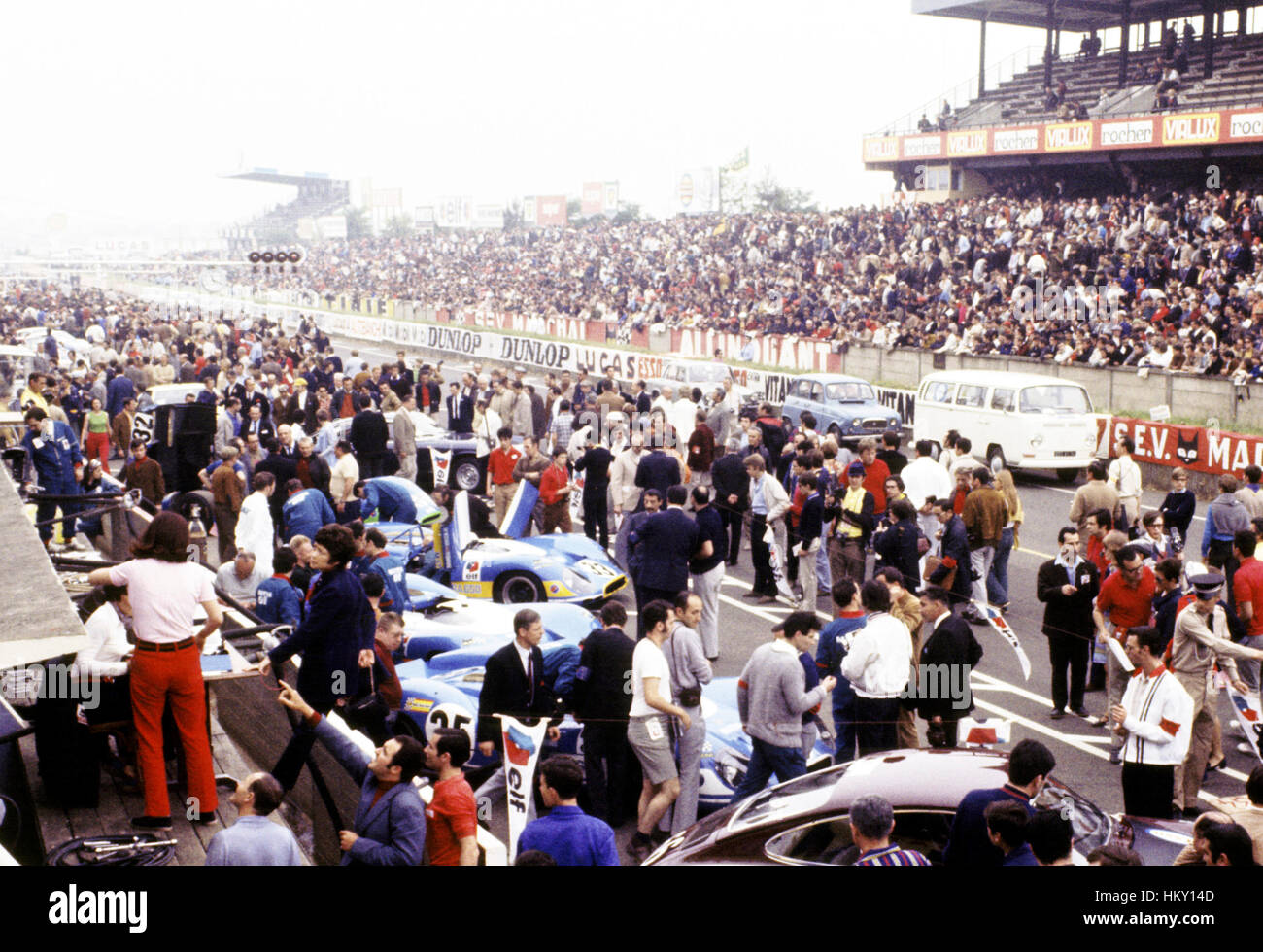 1969 Matra MS650 Pit Line Up Le Mans 24 Heures GG Banque D'Images