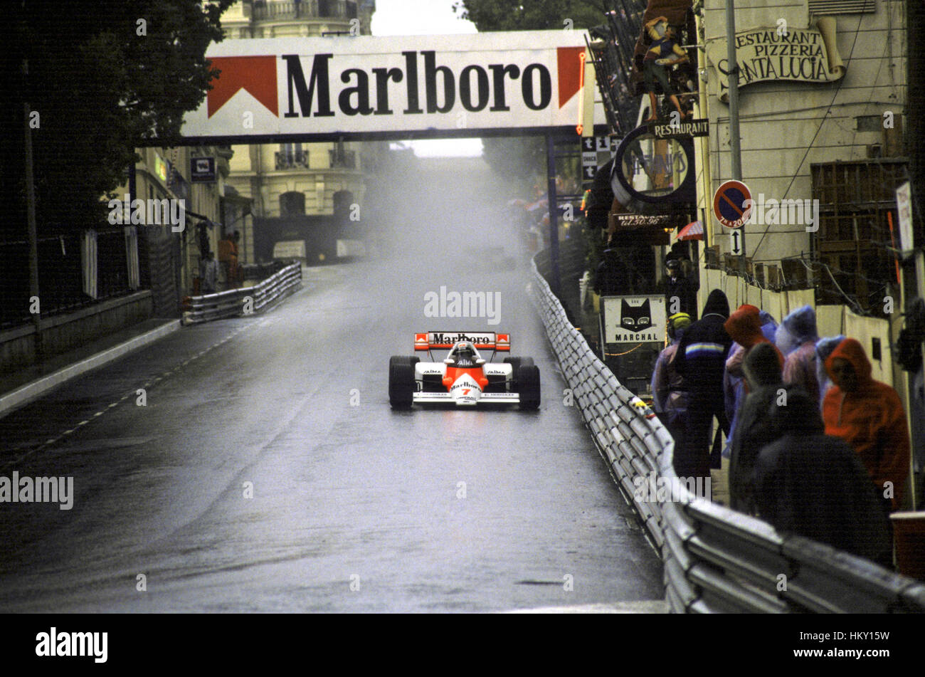 1984 Le Français Alain Prost McLaren MP4/2 Monaco GP 1er ét Banque D'Images