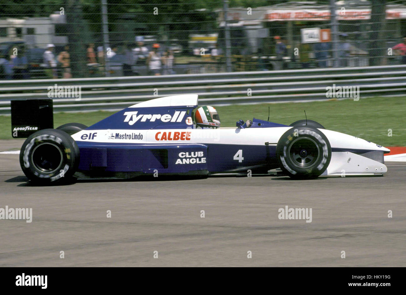 1992 Andrea de Cesaris Tyrell italien 020B Imola Saint-marin GP 14e FL Banque D'Images