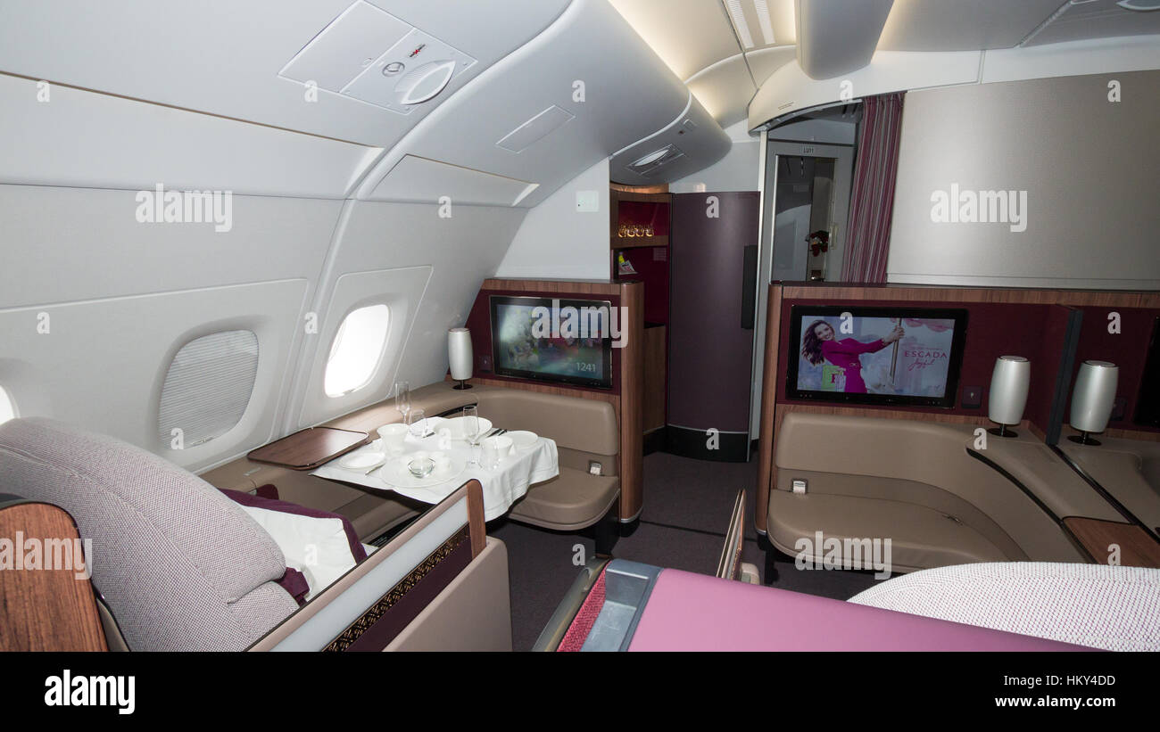 PARIS JUN 18, 2015 classe Premium cabine dans le Qatar Airways Airbus A350. Qatar Airways