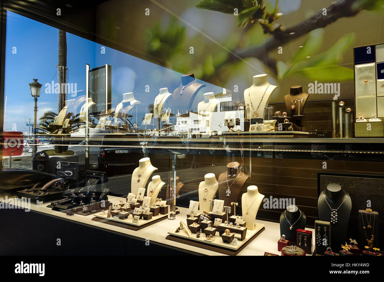 Bijouterie haut de gamme, magasin de bijoux à Puerto Banus, Malaga, Espagne  Photo Stock - Alamy