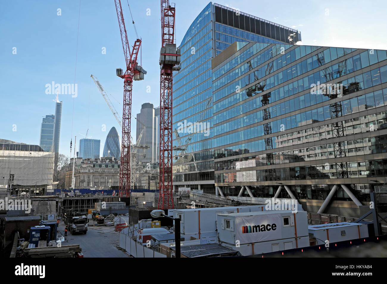 Nouveau bâtiment en construction près de Moorgate Gare traverse site près de Moor House dans le quartier des affaires Ville London UK KATHY DEWITT Banque D'Images