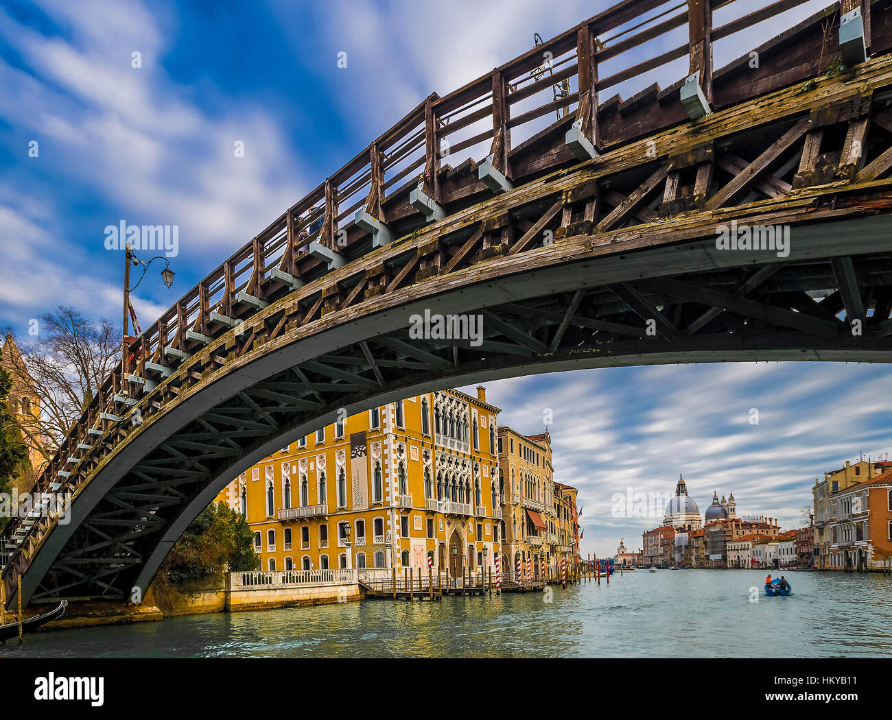 Italie Vénétie Venise - Ponts - Sestiere Dorsoduro - Ponte dell'Accademia Banque D'Images