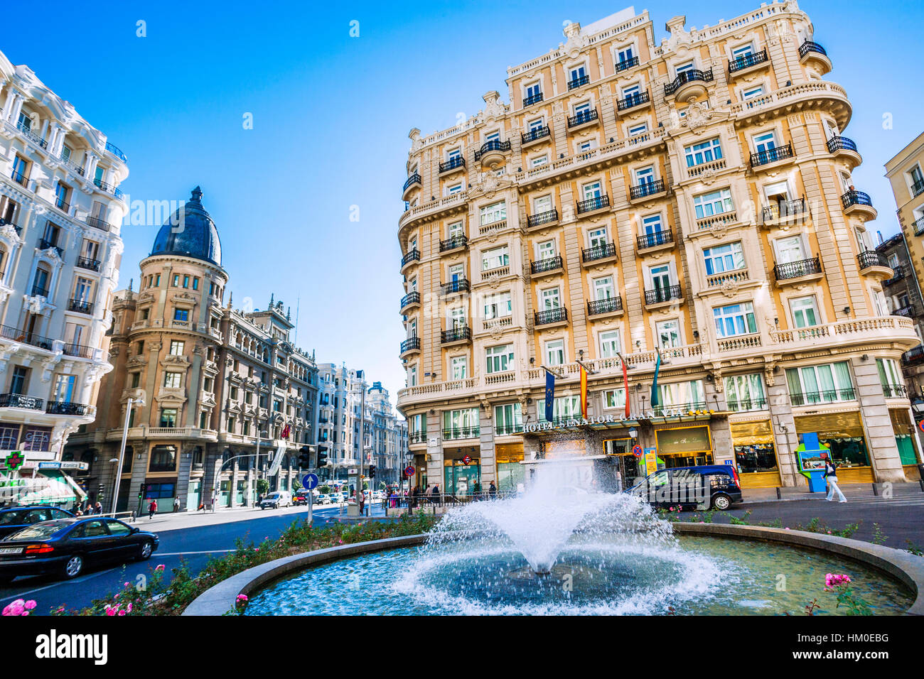 Espagne, Madrid, Centro, Calle Gran Via, grand, des façades de bâtiment prestigieux 49/00 à Red de San Luis Banque D'Images