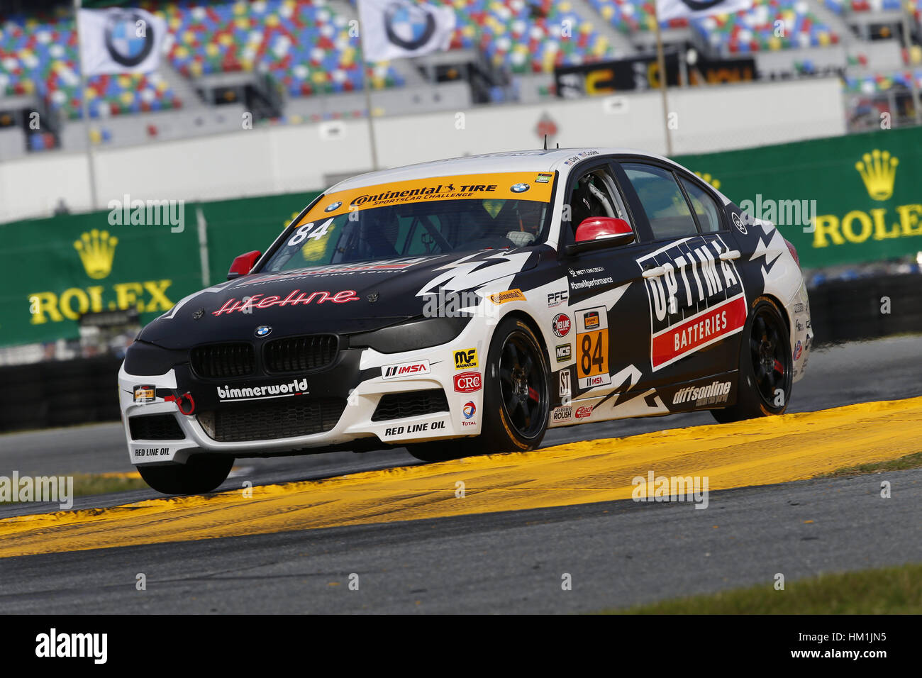 Daytona Beach, Floride, USA. 26 janvier, 2017. 26 janvier 2017 - Daytona Beach, Floride, USA : Le BimmerWorld Racing BMW 328i passe par les tours au cours de la pratique pour la BMW Endurance Challenge à Daytona à Daytona International Speedway de Daytona Beach, Floride. Crédit : Justin R. Noe Asp Inc/ASP/ZUMA/Alamy Fil Live News Banque D'Images