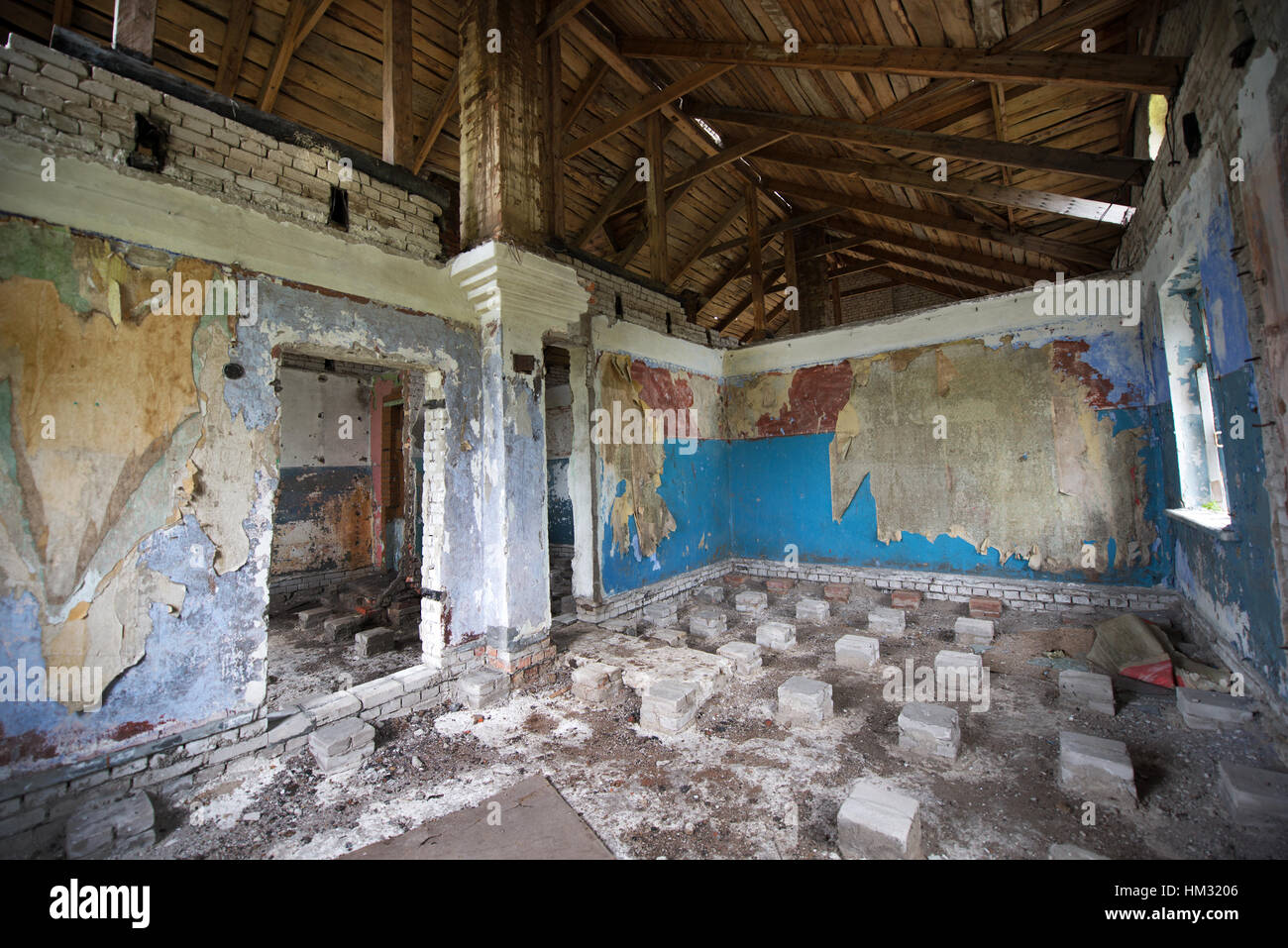 Bâtiment abandonné dans le domaine de l'ancienne base navale de Paldiski, péninsule Pakri, Tartu, Estonie Comté Banque D'Images