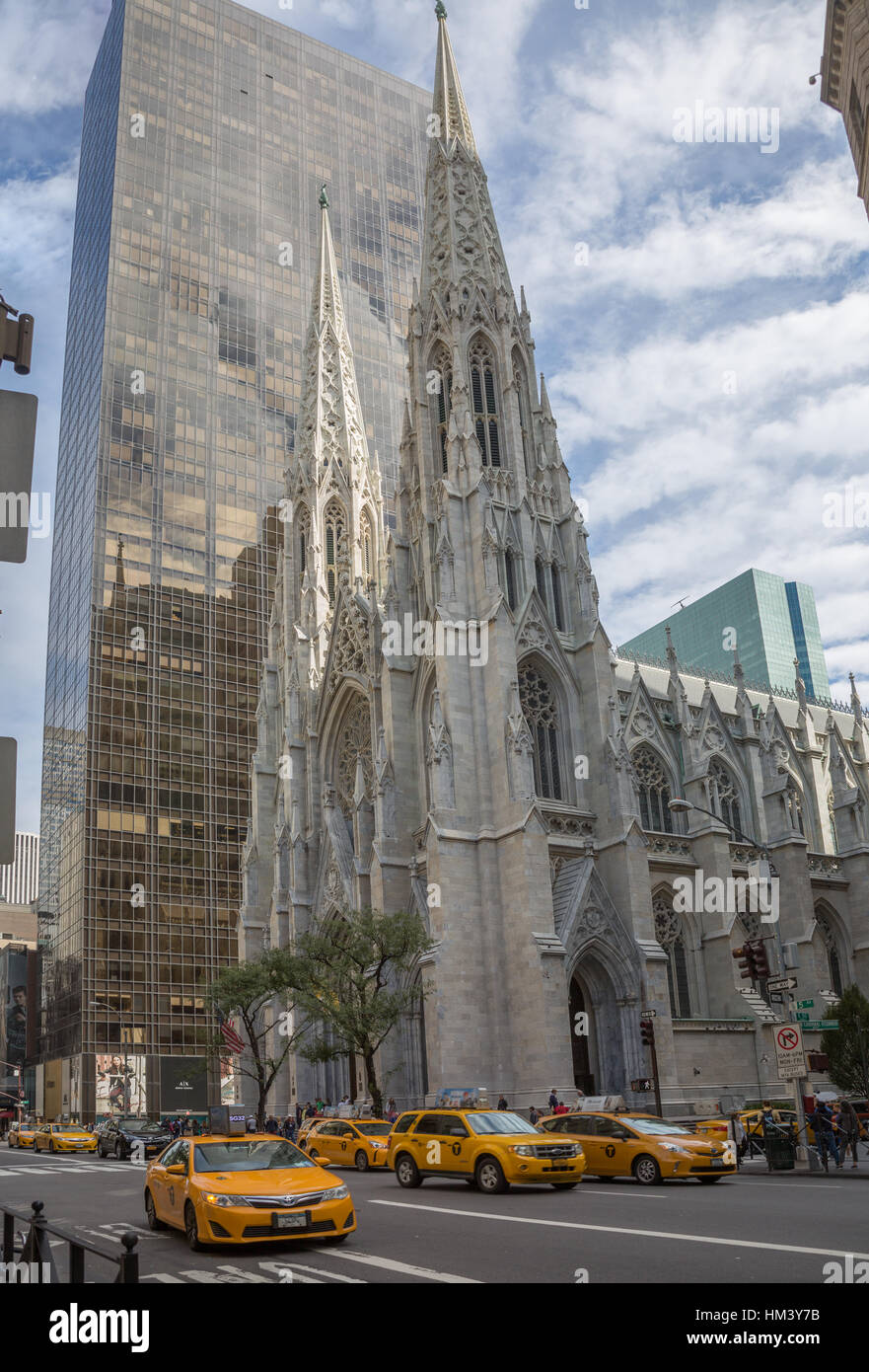 La Cathédrale St Patrick, la 5e Avenue, Manhattan, New York City, USA Banque D'Images