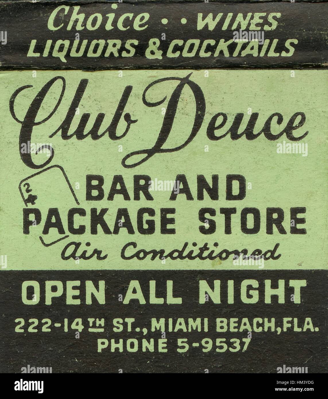 Image publicitaire de livre de match pour Mac's Club Deuce, un bar de plongée connu comme le plus ancien bar de Miami, avec lecture de texte "Choice Wines, Liquors and cocktail, Club Deuce, Bar and Package Store, Air Conditioned, Open all night", Miami Beach, Floride, 1970. Banque D'Images